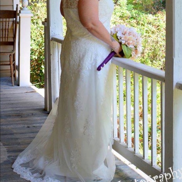 Ivory Lace Wedding Gown (Custom Made) - Picture 3 of 6